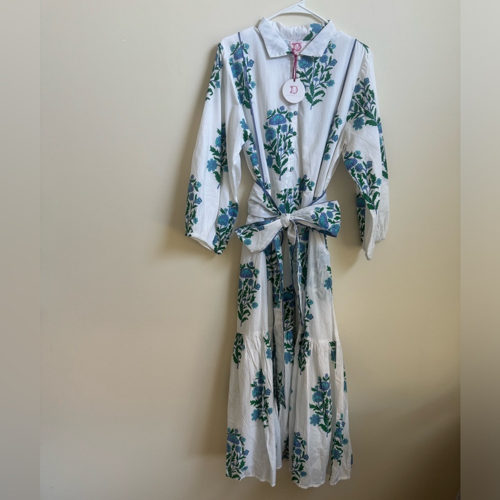 Victoria Dunn blue /white long sleeve maxi dress with tie belt. NWT.  Size L
